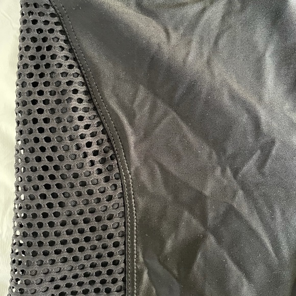 KORAL Women’s High Rise Mesh Side Panel Leggings Color-Black Size- Medium NWOT - Picture 6 of 15
